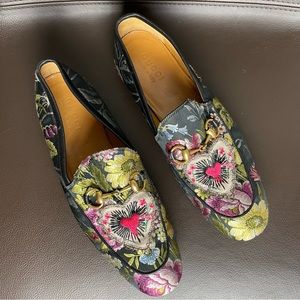 Gucci Horsebit Accent Loafers with Embroidered Details Size 8